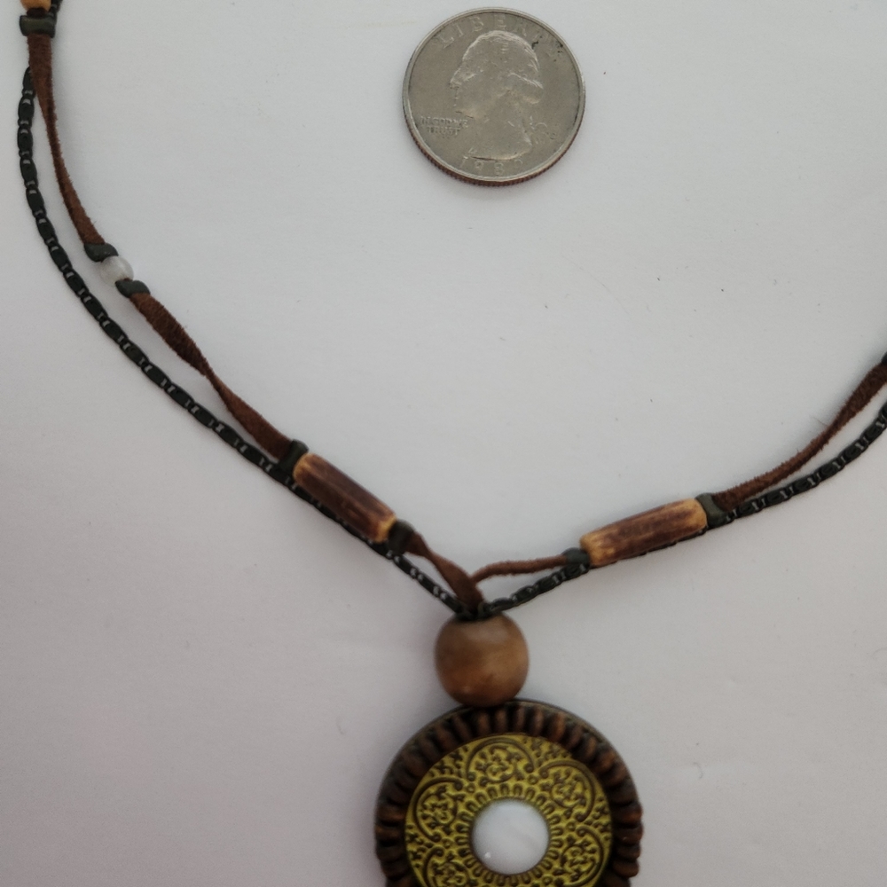 Yellow Pendant Chain Beaded Suede Necklace - Picture 6 of 9